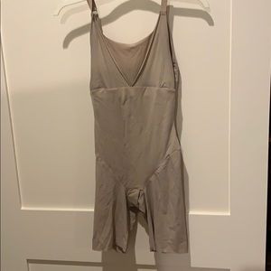 Maidenform nude spandex Large